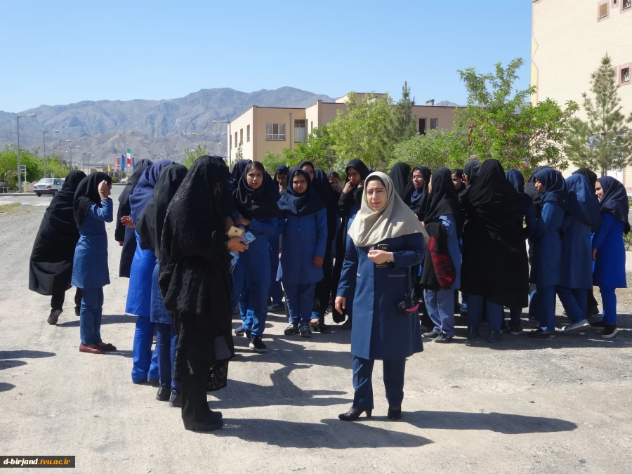 " بازدید دانش آموزان پایه نهم مدارس استان "